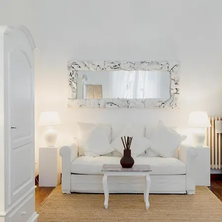 Campo Dei Fiori Charming Apartment Rome