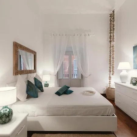 Campo Dei Fiori Charming Apartment